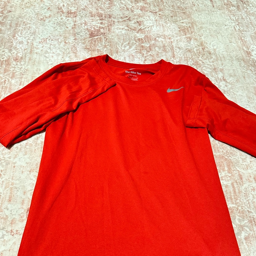 Long sleeve nike men’s small (women's medium) dri fit shirt